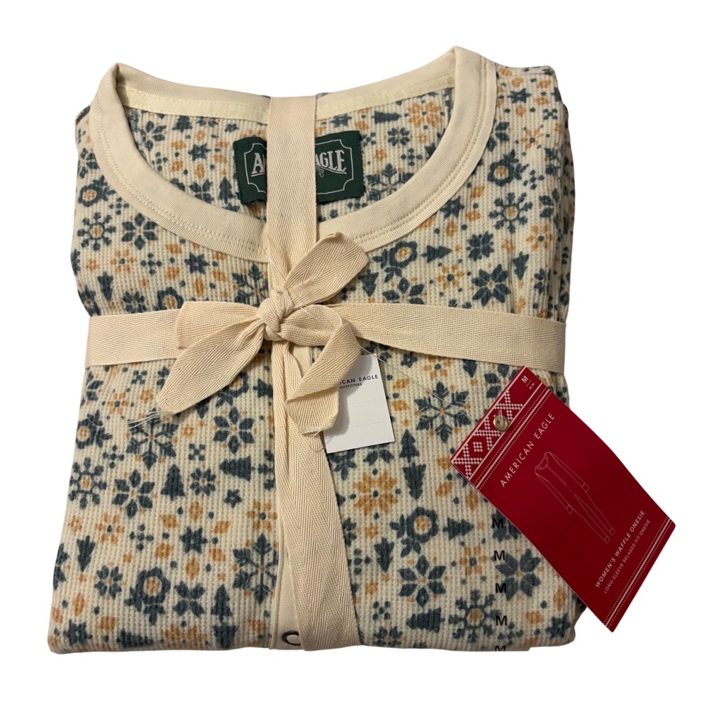 American Eagle Womens Waffle Knit One Piece Snowflake Thermal Medium NEW - Picture 1 of 9